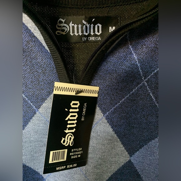 Crewneck - Picture 3 of 3
